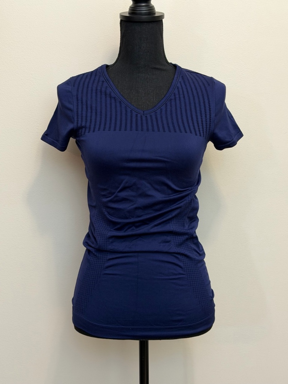 Athleta Trophy Tee Womens XS Navy Short Sleeve Stretch Athleisure‎ Activewear